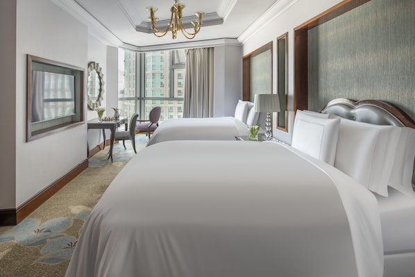 2 bedrooms, premium bedding, minibar, in-room safe
