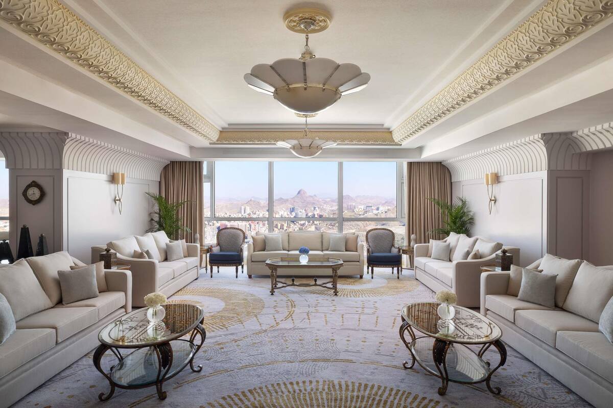 2 bedrooms, premium bedding, minibar, in-room safe