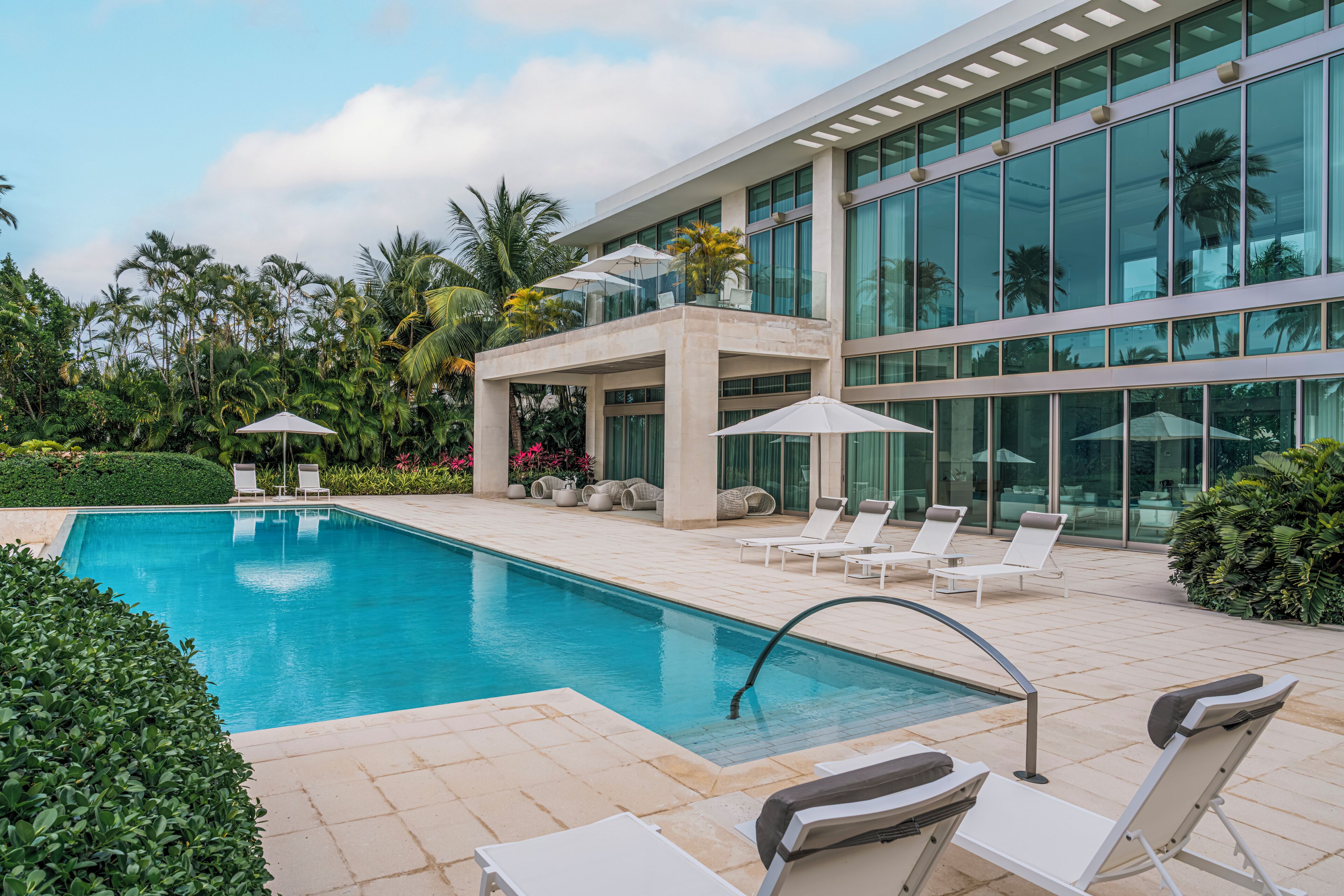 Outdoor pool, pool loungers