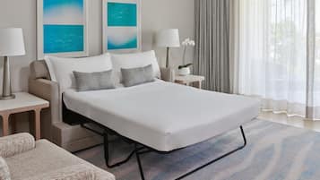 1 bedroom, Egyptian cotton sheets, premium bedding, down duvets