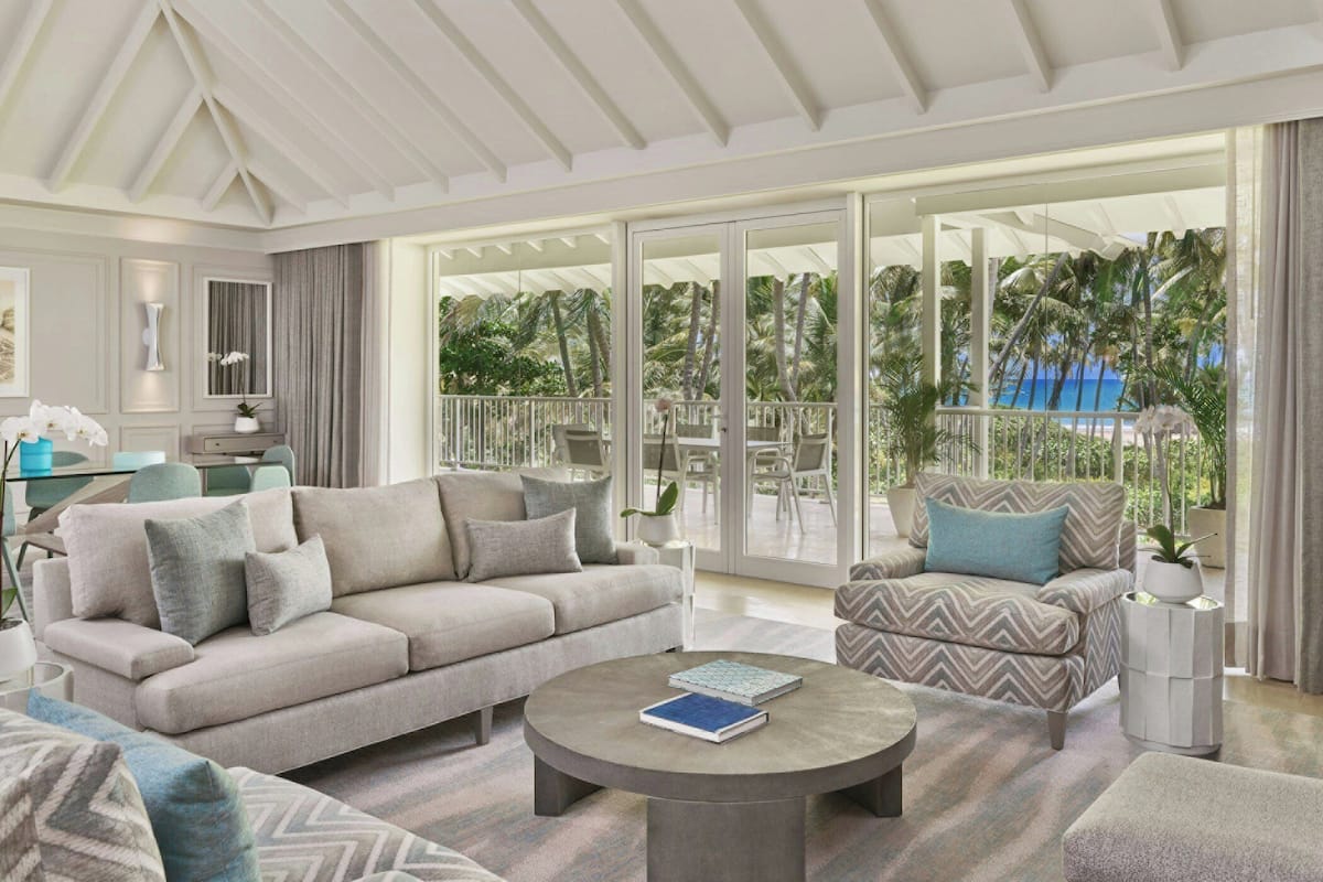 Suite, Oceanfront (Governor)