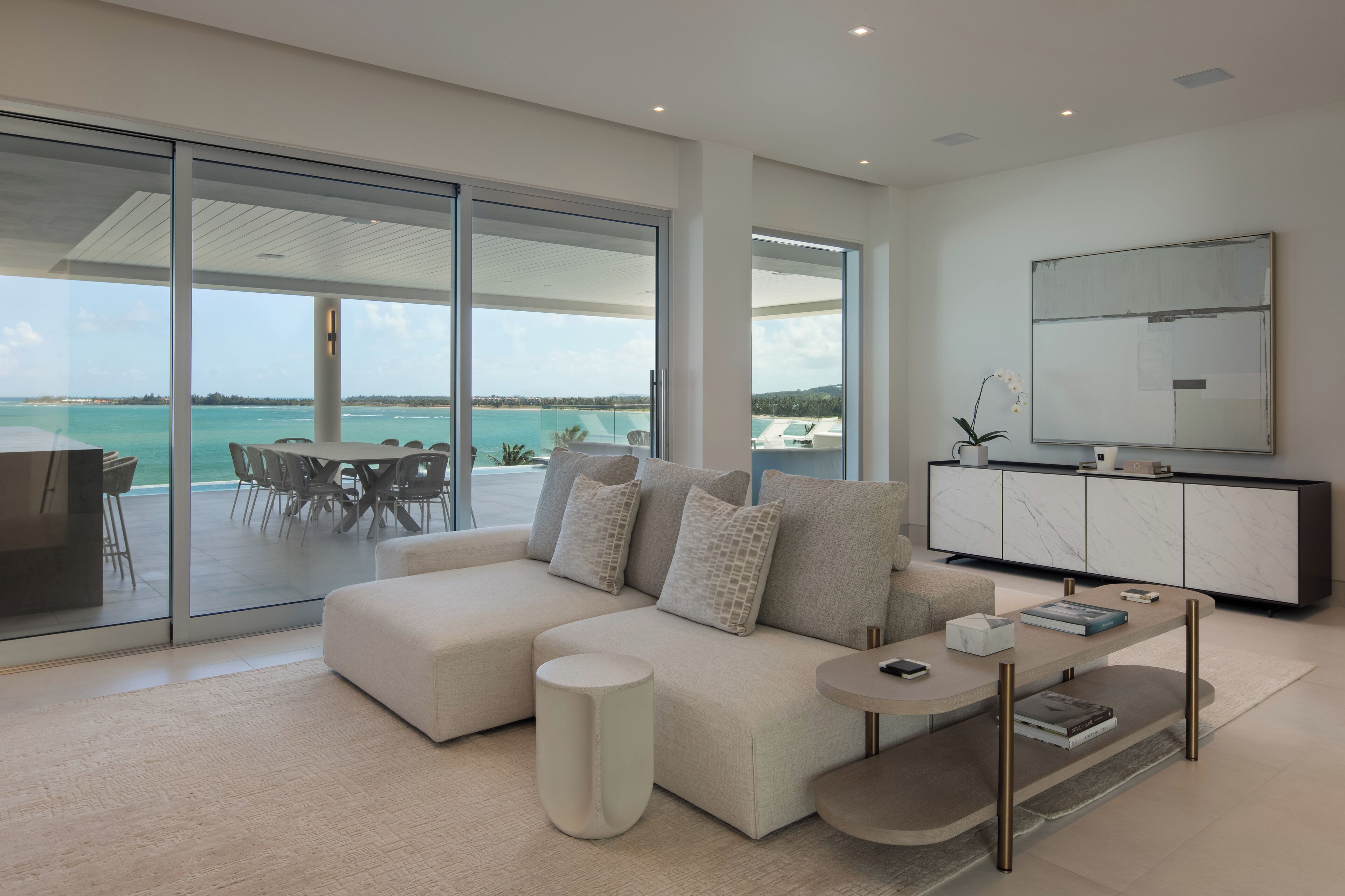 Hus, 4 soverom, ved havkanten (Infinity Pool Residence) | Oppholdsområde | LCD-TV, Netflix, filmkjøp og strømmetjenester