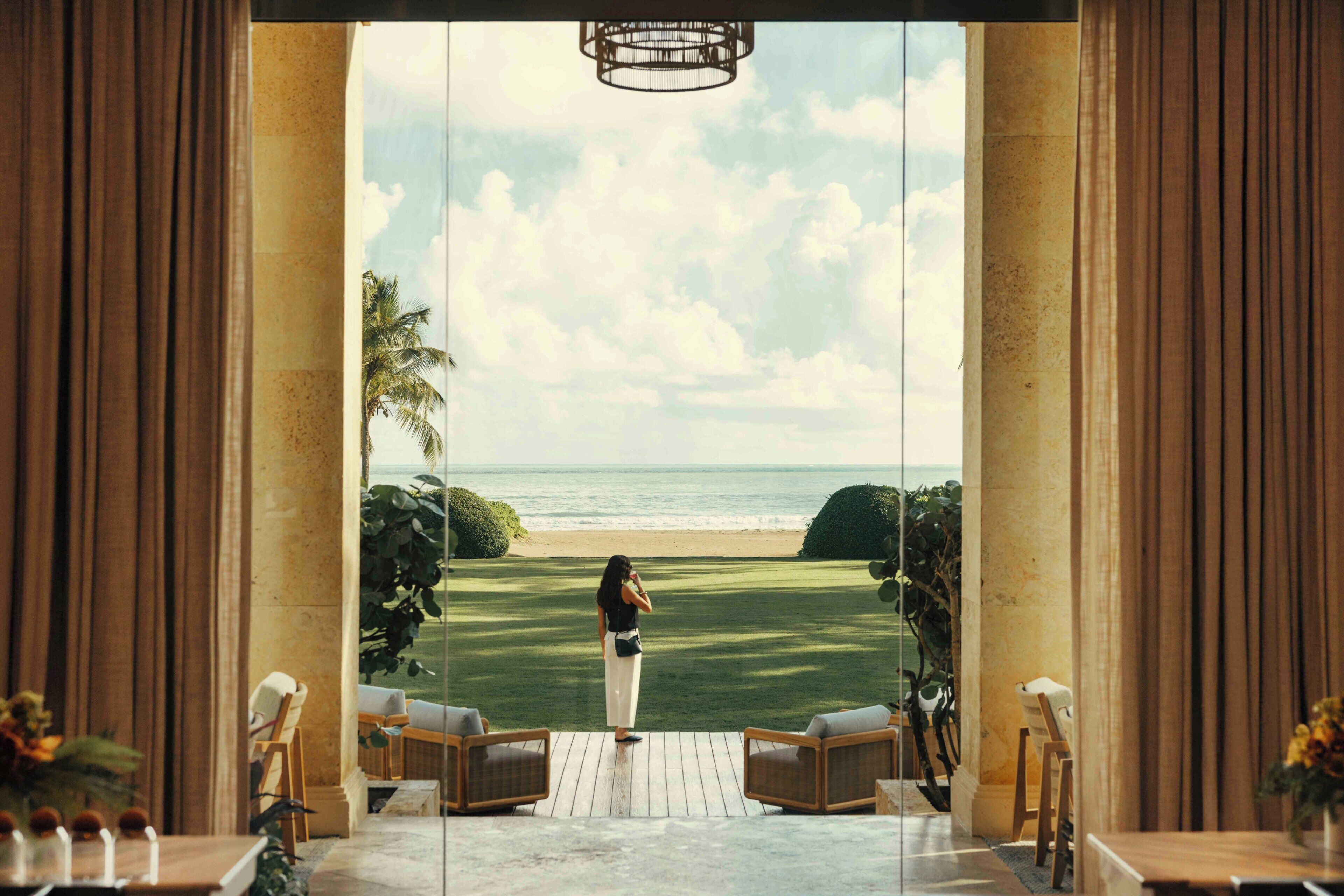 Lobby lounge, garden views, open daily