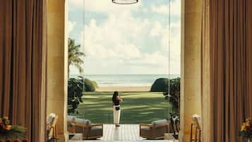 Lobby lounge, garden views, open daily