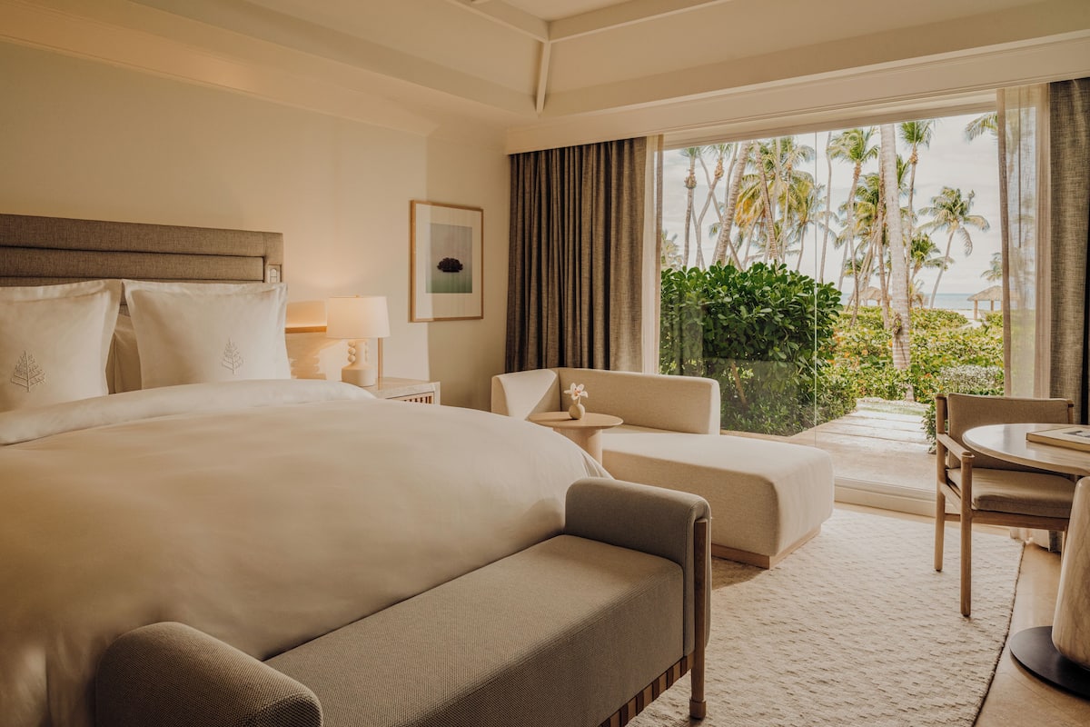 Egyptian cotton sheets, premium bedding, down duvets, pillow-top beds