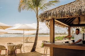Beach bar - Four Seasons Resort and Residences Puerto Rico (Río Grande)