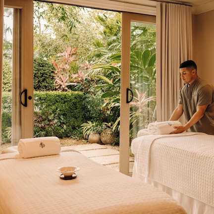 Couples treatment rooms, sauna, hot tub, steam room, body treatments