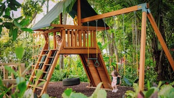 Children’s play area – outdoor