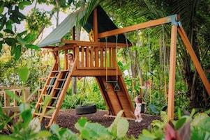 Children’s play area – outdoor