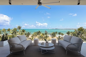 Hus, 4 soverom, ved havkanten (Rooftop Pool Residence) | Terrasse/patio