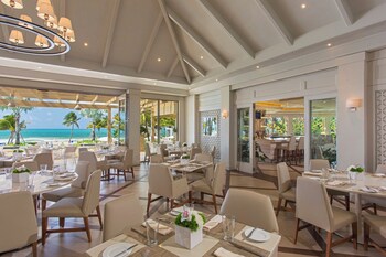 3 restaurants, breakfast, lunch, dinner served; Mediterranean cuisine at Four Seasons Resort and Residence Puerto Rico