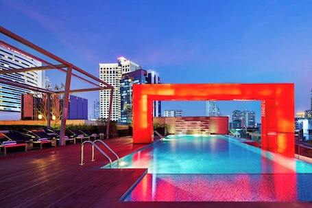 Outdoor pool, sun loungers. Paradox Bangkok Sukhumvit