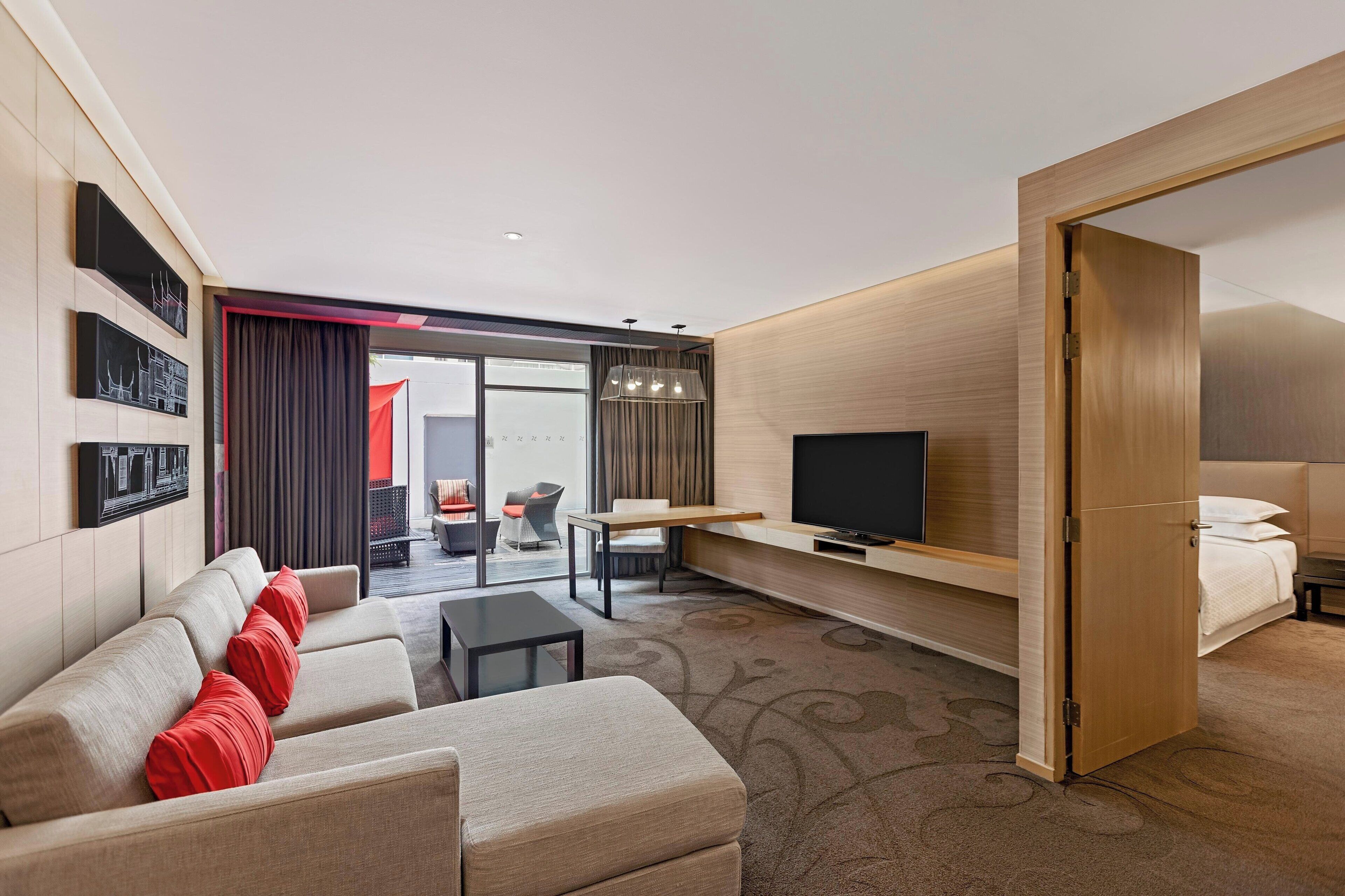 studio suite, 1 bedroom, non smoking, terrace | 1 bedroom, minibar, in-room safe, desk