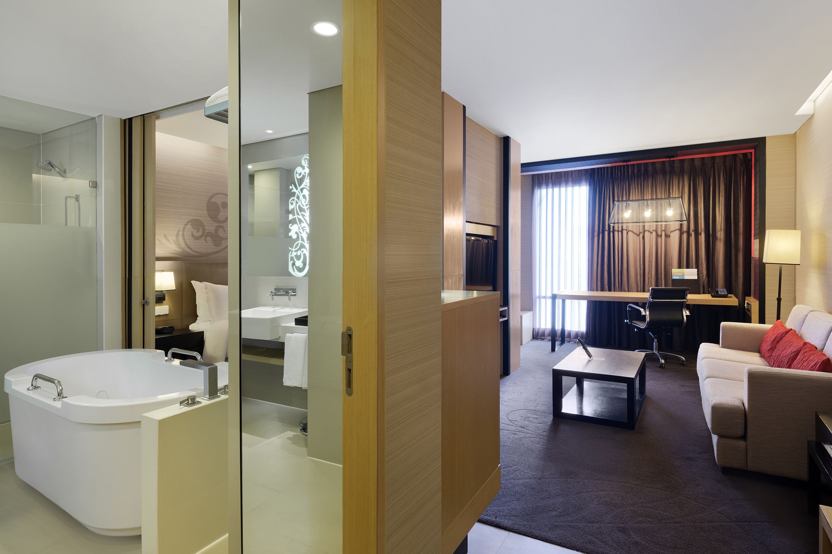 1 bedroom, minibar, in-room safe, desk