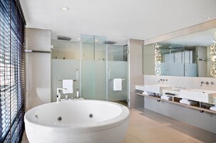 Presidential Suite | Bilik Mandi | Tab mandi dan pancuran berasingan, tab mandi rendaman dalam 