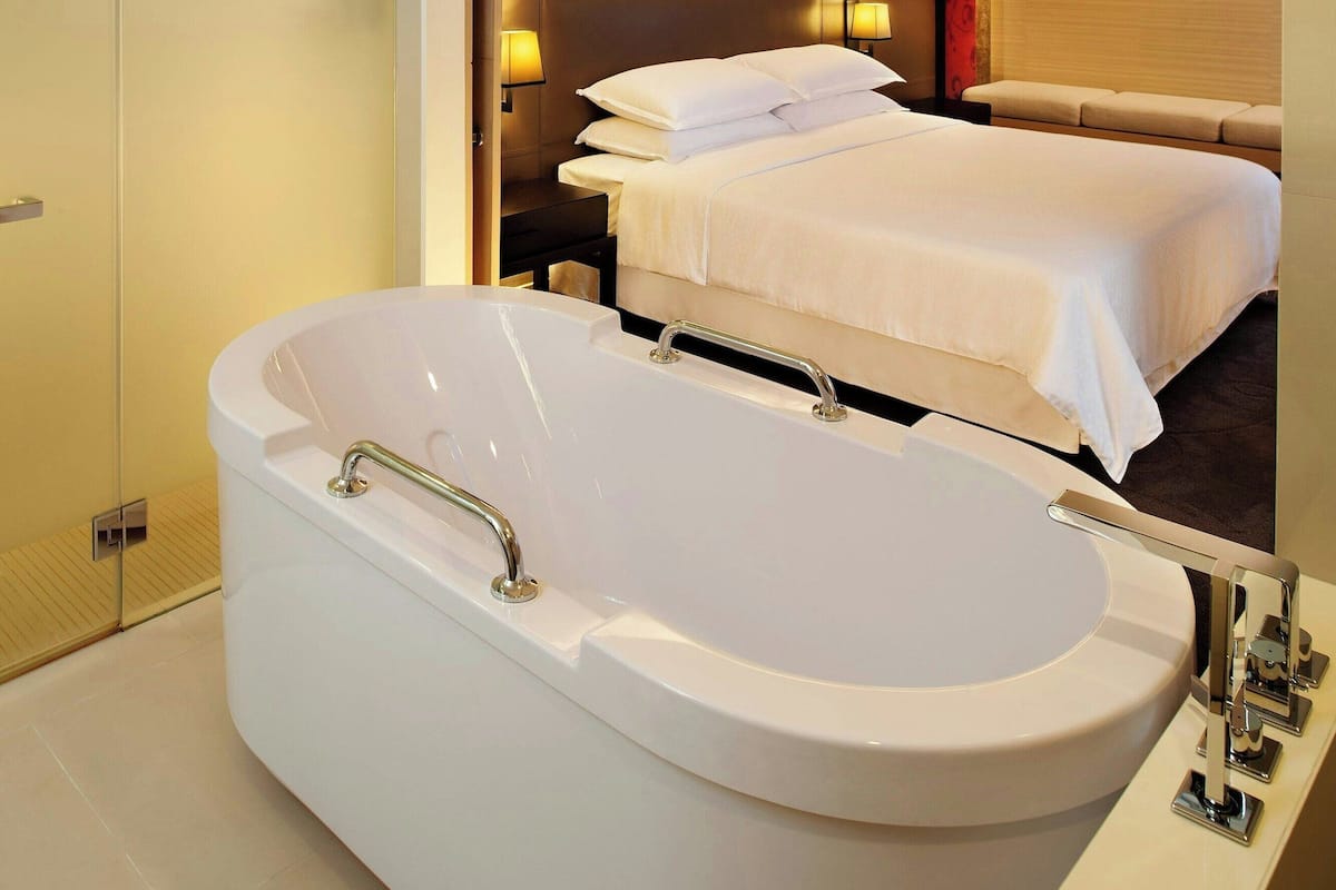 Junior-Studiosuite, 1 King-Bett | 1 Schlafzimmer, Minibar, Zimmersafe, Schreibtisch