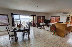 Suite de lujo, 2 habitaciones, balcón, vistas al mar | Vistas al mar