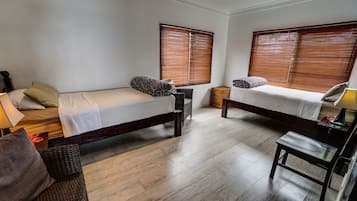 Premium bedding, in-room safe, desk, iron/ironing board