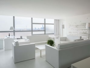 SO/ VIP, Panoramic View (Suite) | Premium bedding, minibar, in-room safe, individually decorated