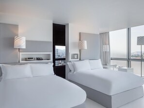 Ropa de cama de alta calidad y minibar 