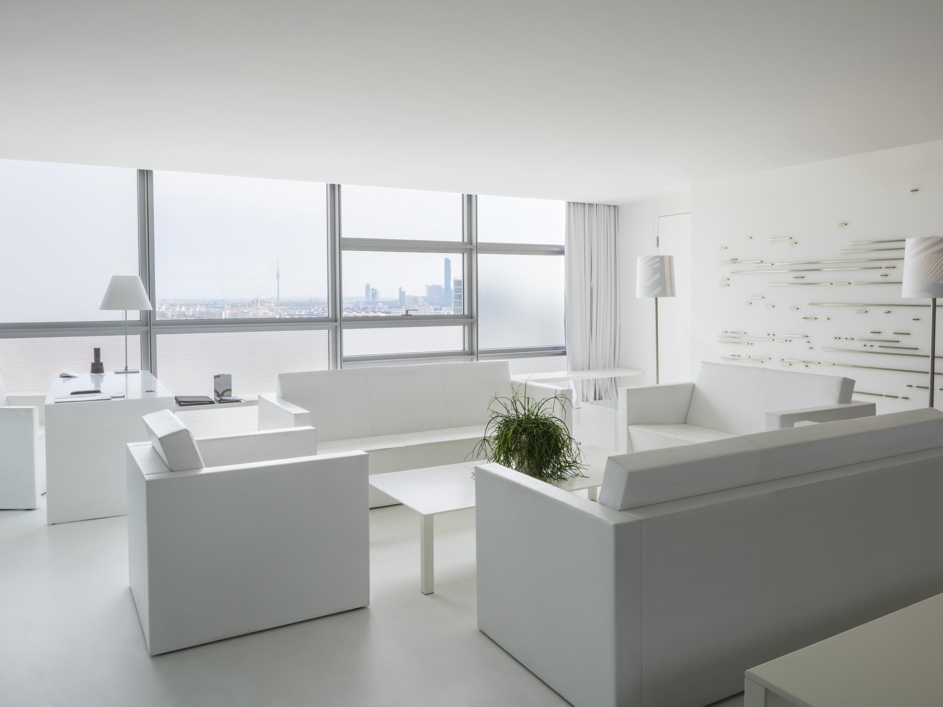 SO/ VIP, Panoramic View (Suite) | Premium bedding, minibar, in-room safe, individually decorated