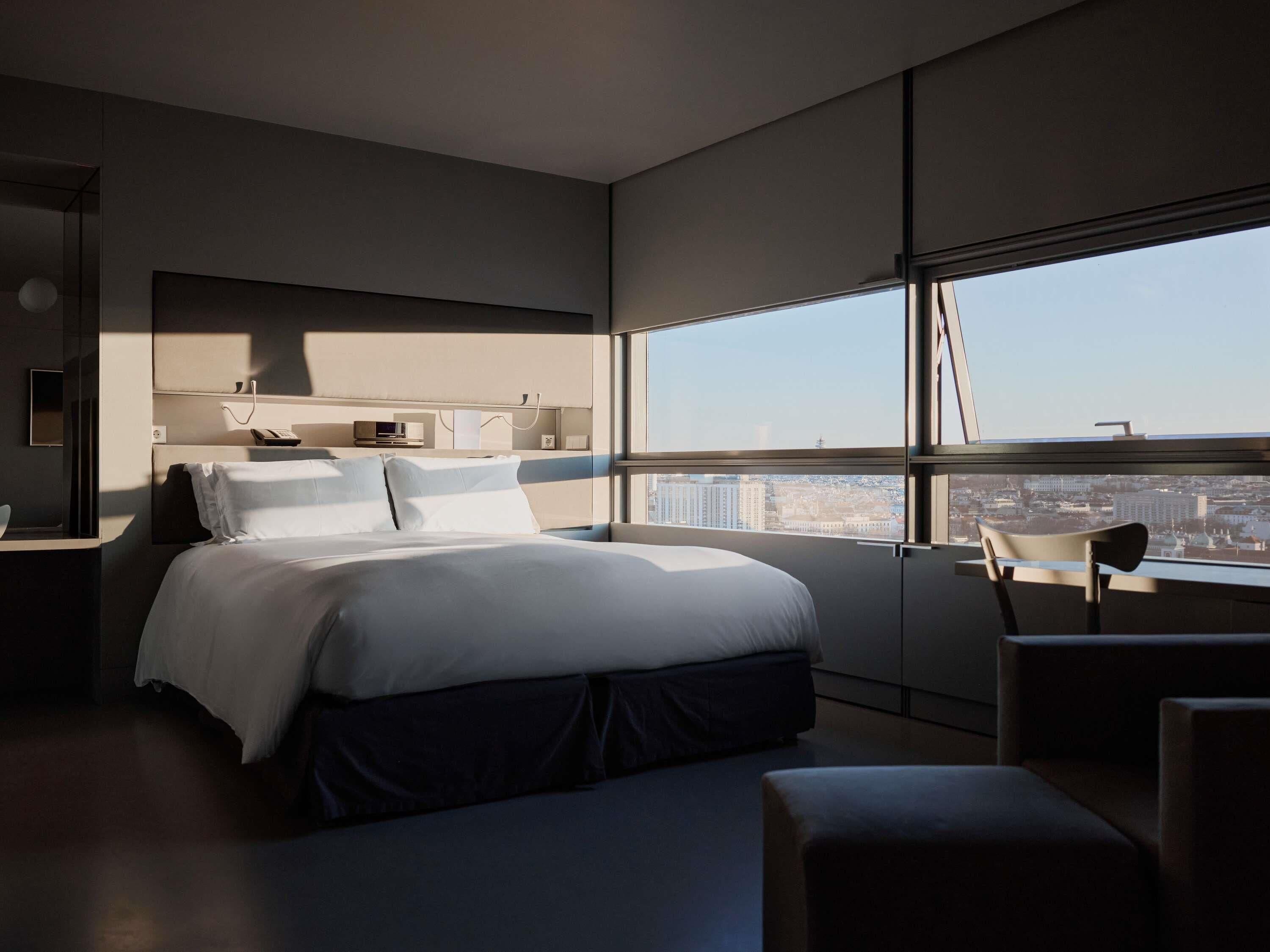 SO/ Lofty, St. Stephen's Cathedral View (Suite) | Hochwertige Bettwaren, Minibar, Zimmersafe, individuell dekoriert