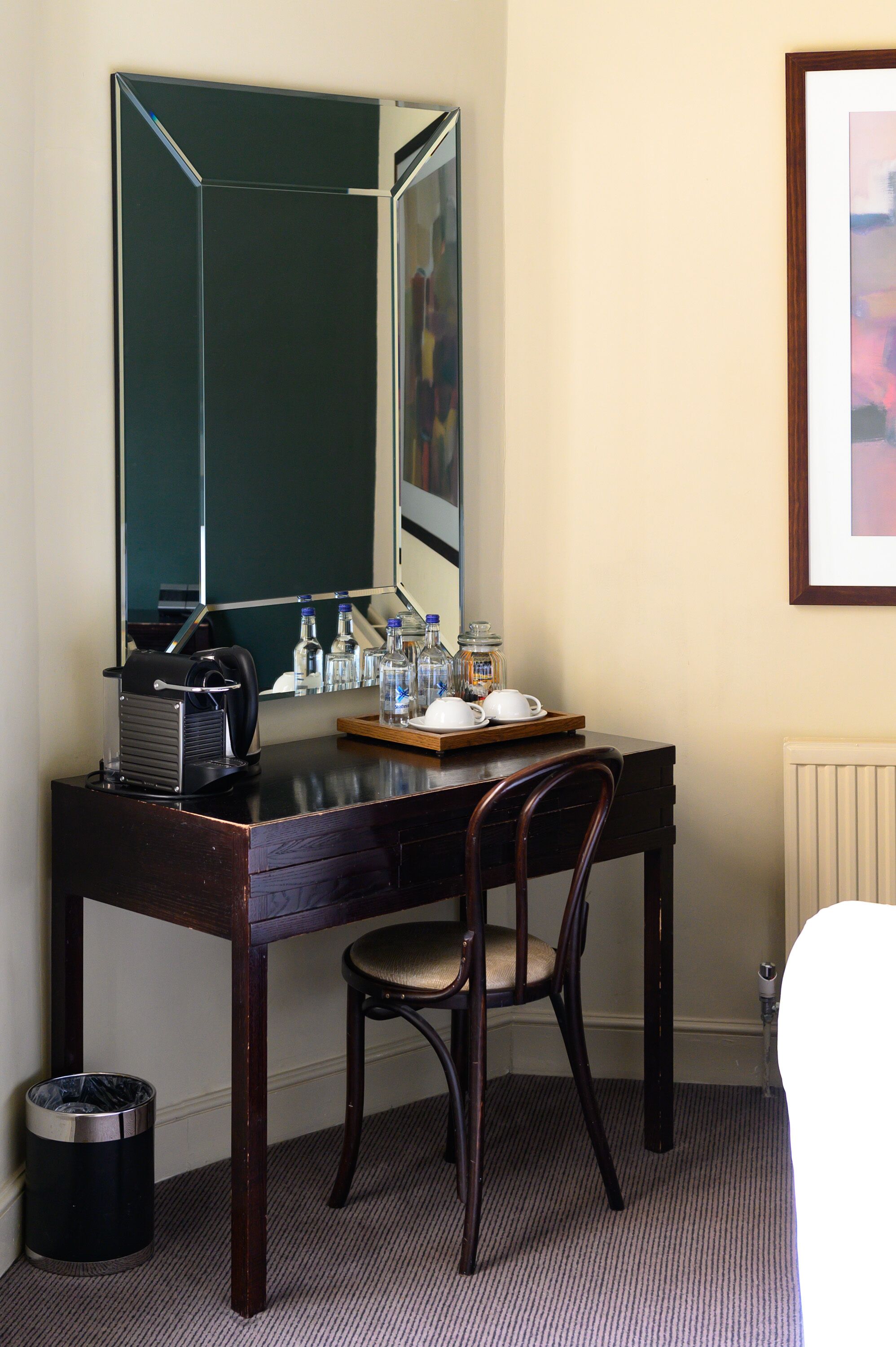 hypo-allergenic bedding, desk, iron/ironing board, free wifi