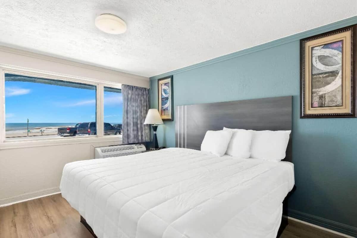 Desk, iron/ironing board (on request), WiFi (free), bed sheets