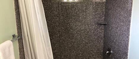 Ducha del cuarto de baño