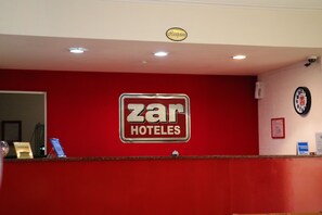 Check-in/check-out kiosk - Hotel ZAR Guadalajara (Zapopan)