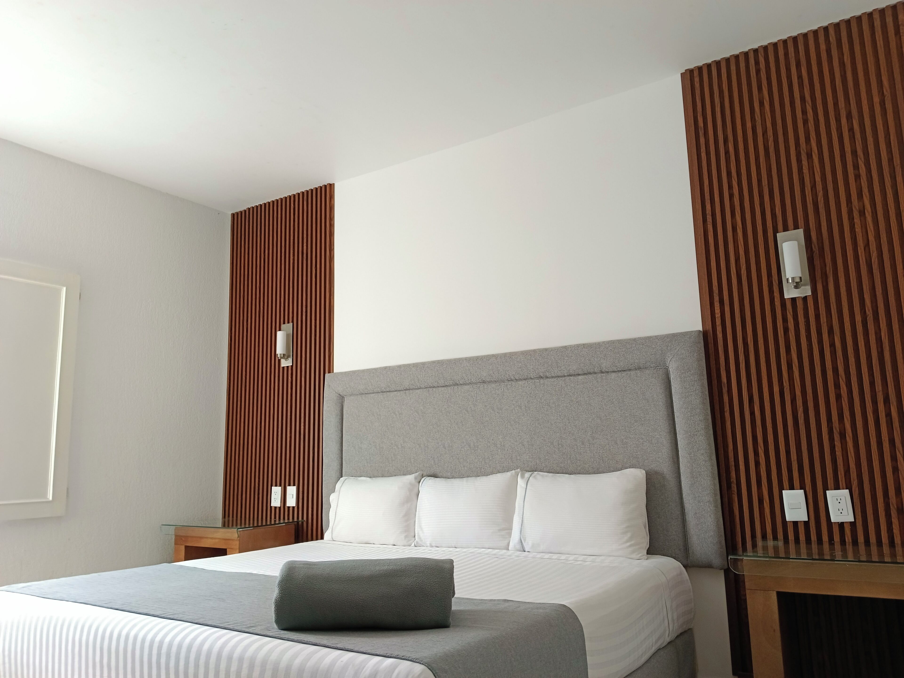 Schreibtisch, kostenloses WLAN, Bettwäsche