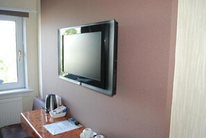Quarto standard, 2 camas de solteiro, para não fumantes, banheiro privativo | Wi-Fi de cortesia, roupa de cama