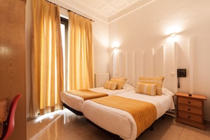 Standard Room, 2 Twin Beds | In-room safe, desk, soundproofing, rollaway beds - Hostal Josefina (Madrid)