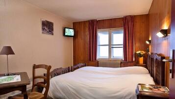 Una scrivania, Wi-Fi gratuito