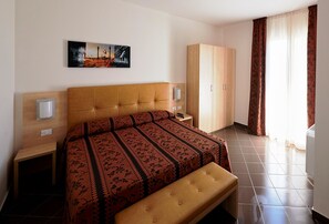 Minibar, in-room safe, desk, laptop workspace - Bolgheri Marina Resort ex Varo Village (Bibbona)