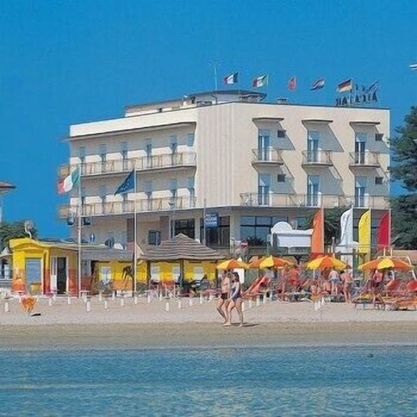 Beach - Hotel Alcazar (Rimini)