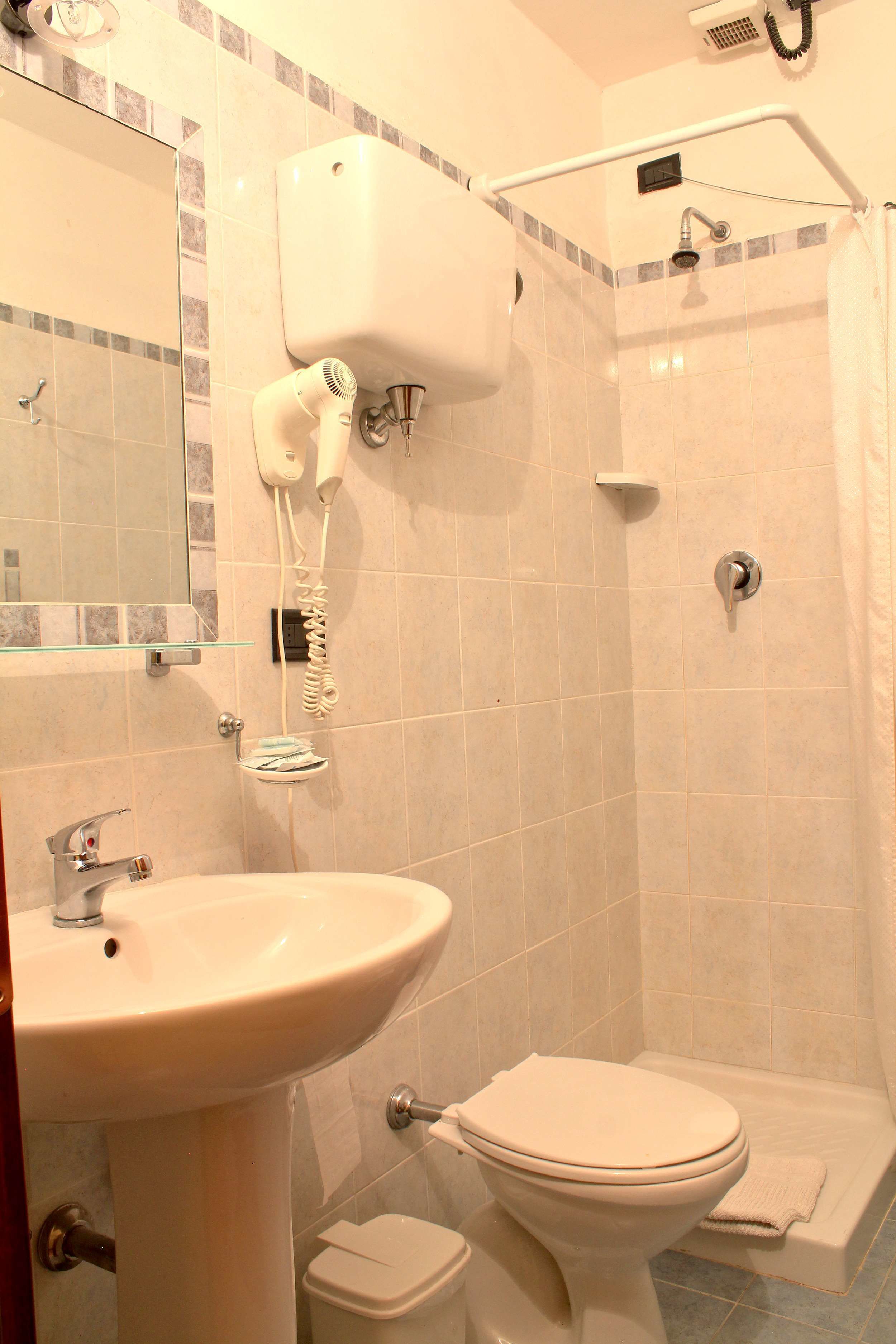double room, 1 double bed | bathroom | shower