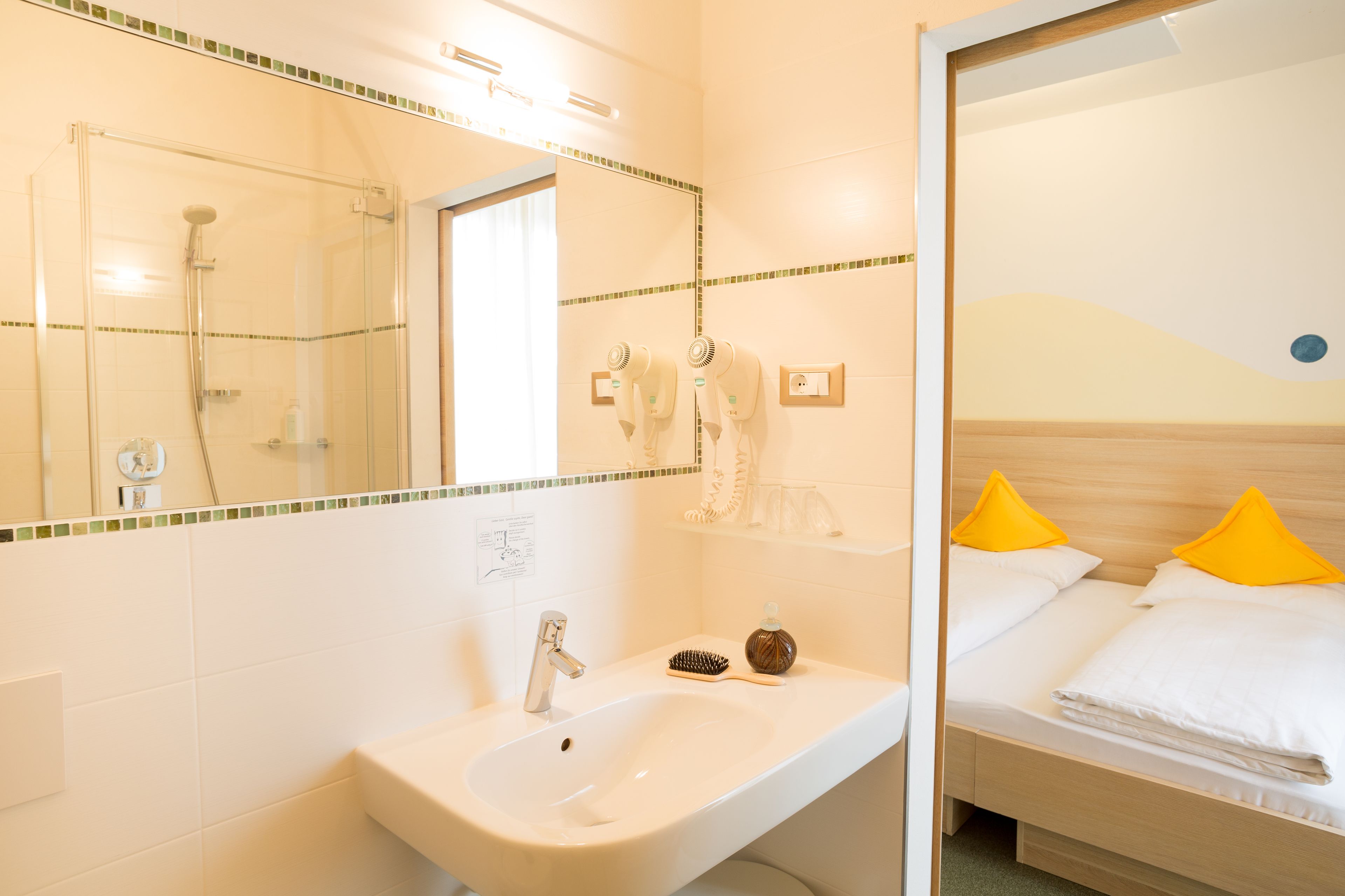 standard room | 1 bedroom, in-room safe, desk, cots/infant beds