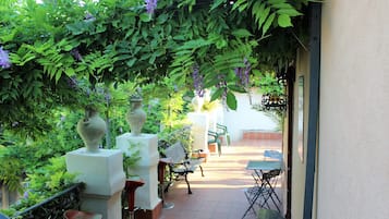 Chambre Double, salle de bains privée (External) | Vue sur le jardin