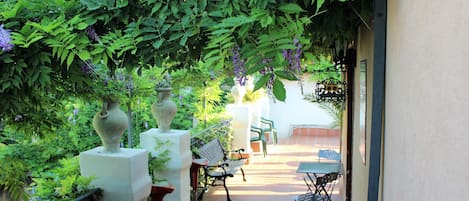 Chambre Double, salle de bains privée (External) | Vue sur le jardin