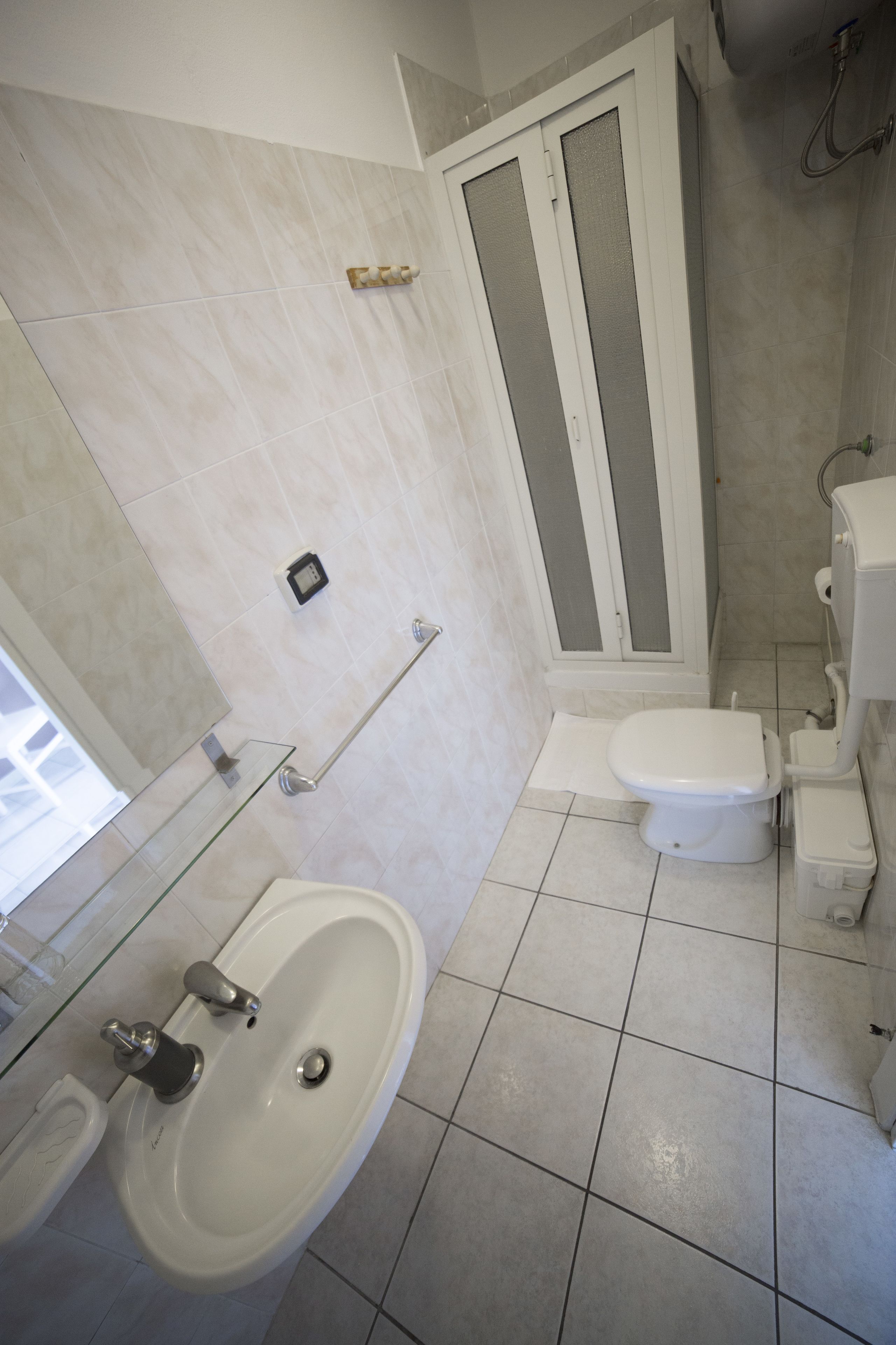 double room | bathroom | shower, free toiletries, hair dryer, slippers
