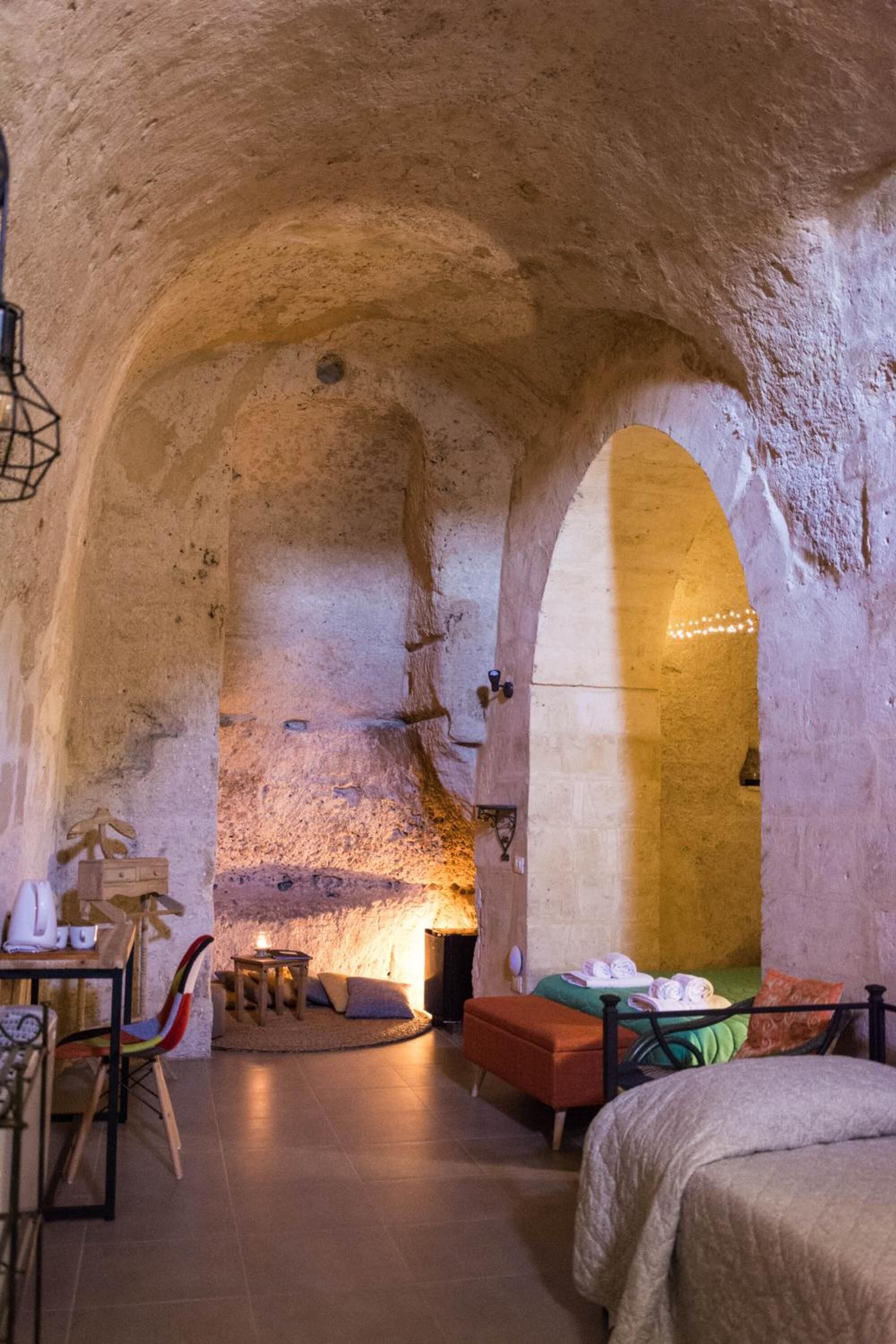 Pimennysverhot, äänieristys, vauvansängyt, lisävuoteet