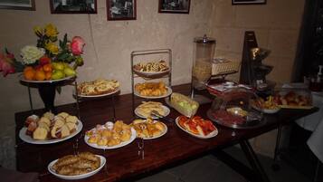 Tägliches inbegriffenes Frühstücksbuffet