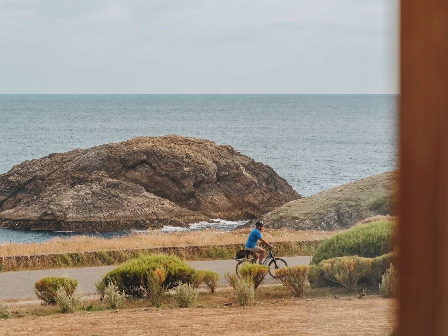 comfort double room, sea view | in-room safe, individually decorated, individually furnished, desk