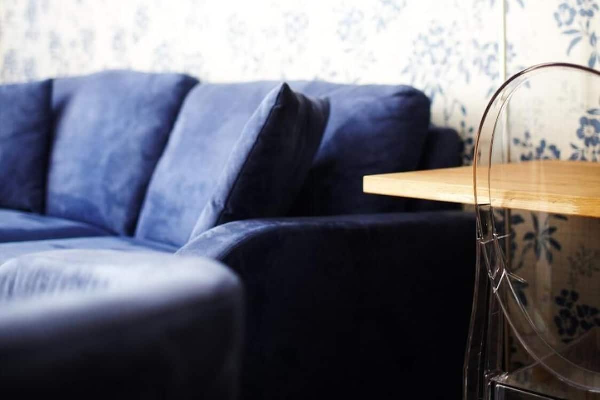 family room | living room | 32-inch tv with cable channels