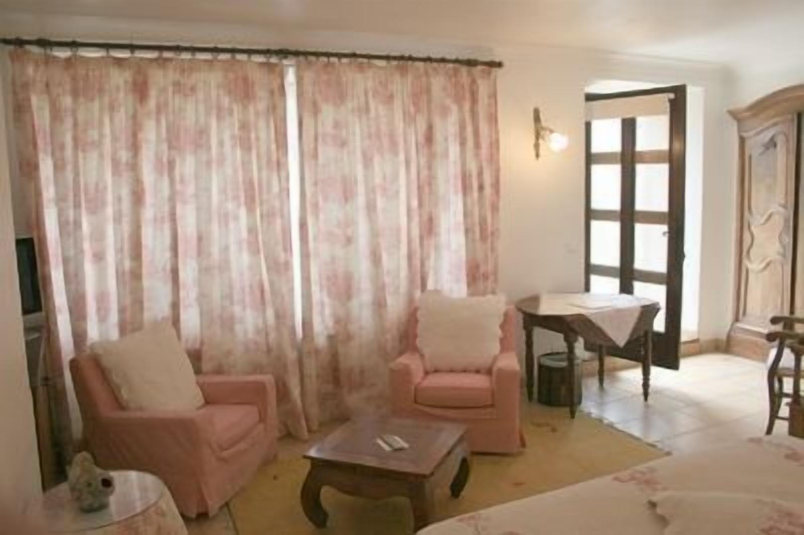 flat-screen tv, ipad, computer