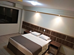 1 bedroom, premium bedding, down duvets, pillow-top beds - Praia Sol Hotel (Santa Terezinha do Itaipu)