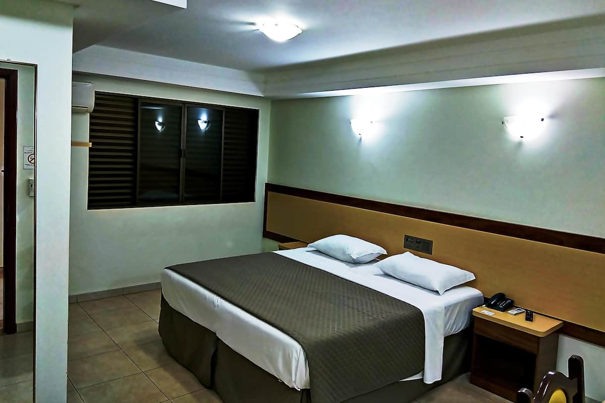 1 bedroom, premium bedding, down comforters, pillowtop beds