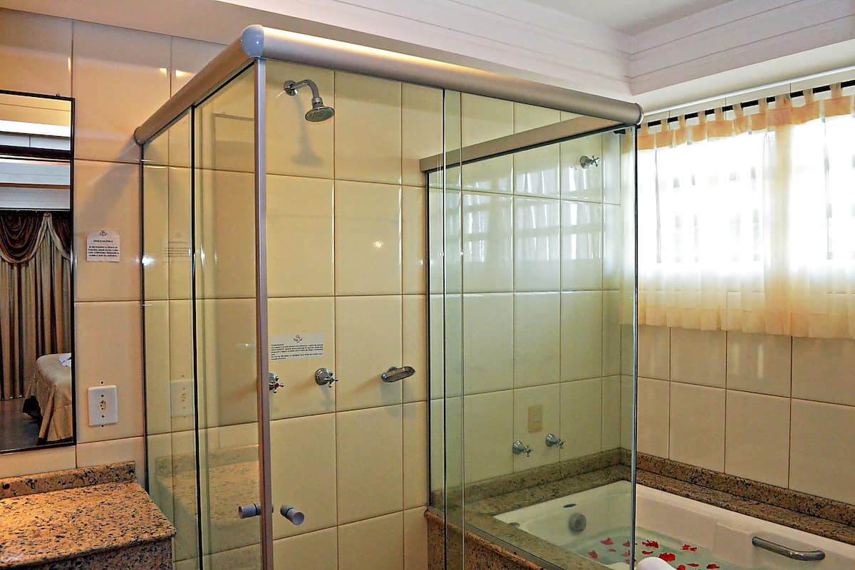 executive room, 1 king bed, hot tub | bathroom | shower, rainfall showerhead, designer toiletries, hair dryer