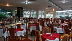 Buffet - Praia Sol Hotel (Santa Terezinha do Itaipu)